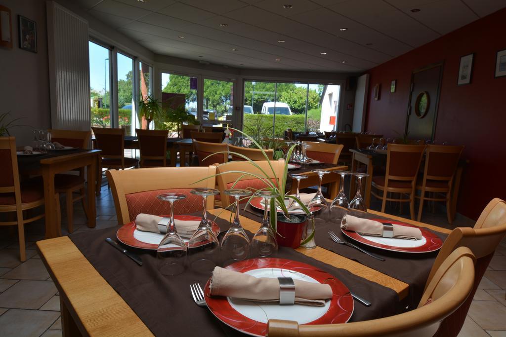 Au P'Tit Quinquin Hotel Le Val-Saint-Pere ภายนอก รูปภาพ